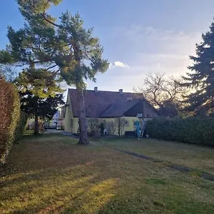 Ferienhaus Haus Mit Garten, U Bahn Nähe, Gratis Parkplätze, Wien