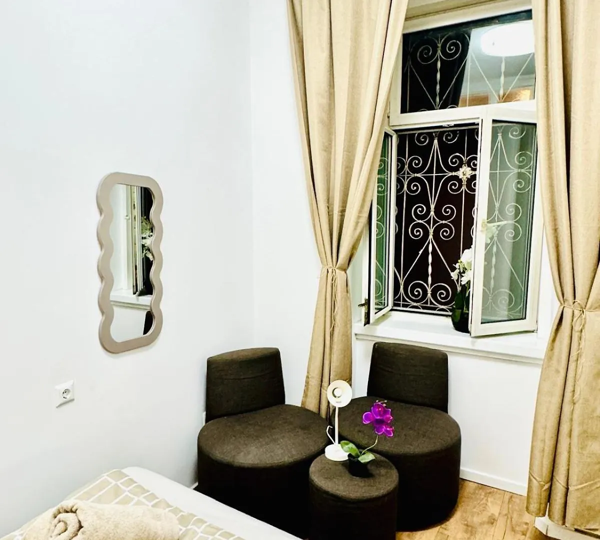 Apartment Cozy 9Br Shared Apartment, Only 12Min Walk To Augarten Vienna Austria