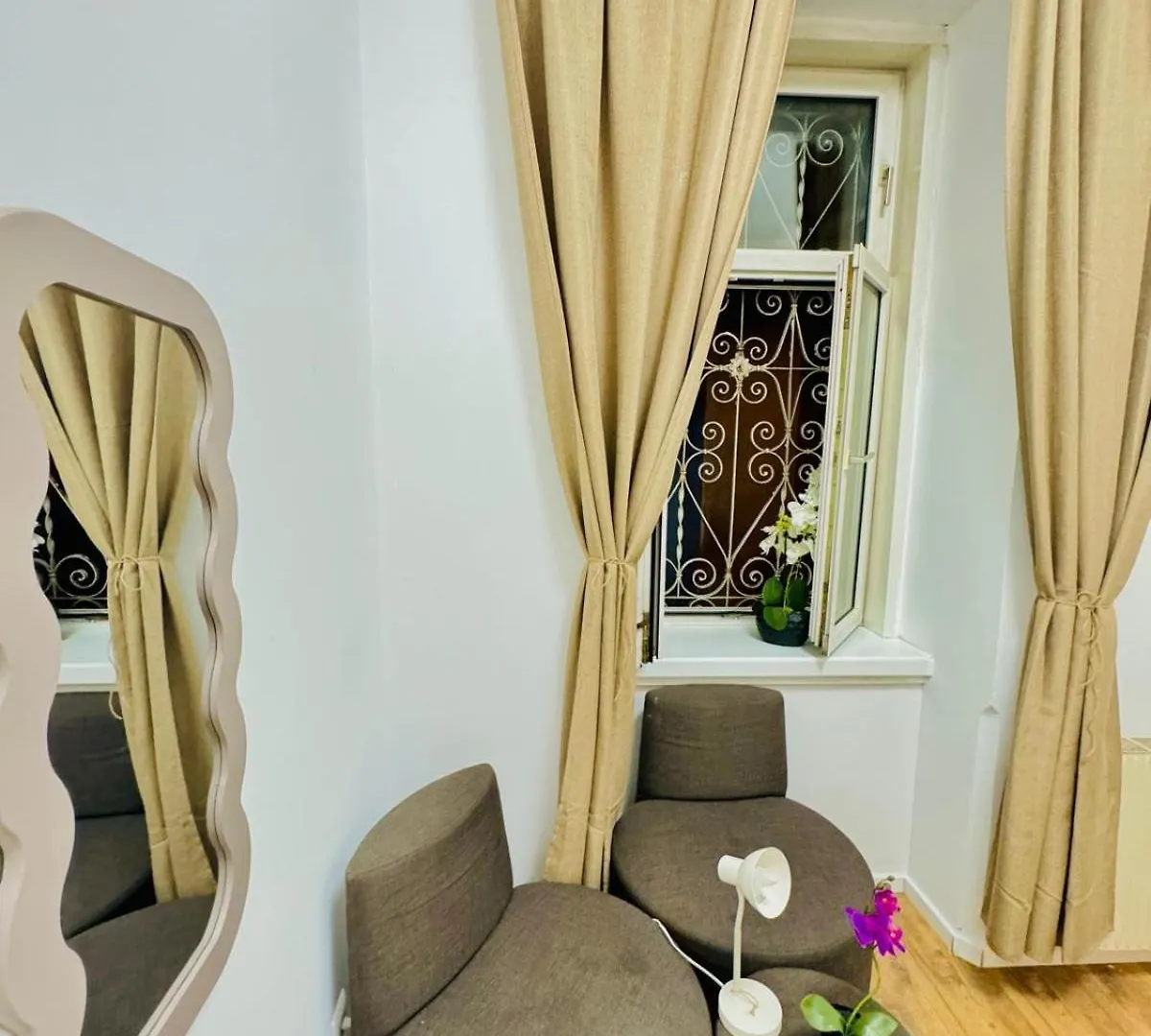 Cozy 9Br Shared Apartment, Only 12Min Walk To Augarten Vienna