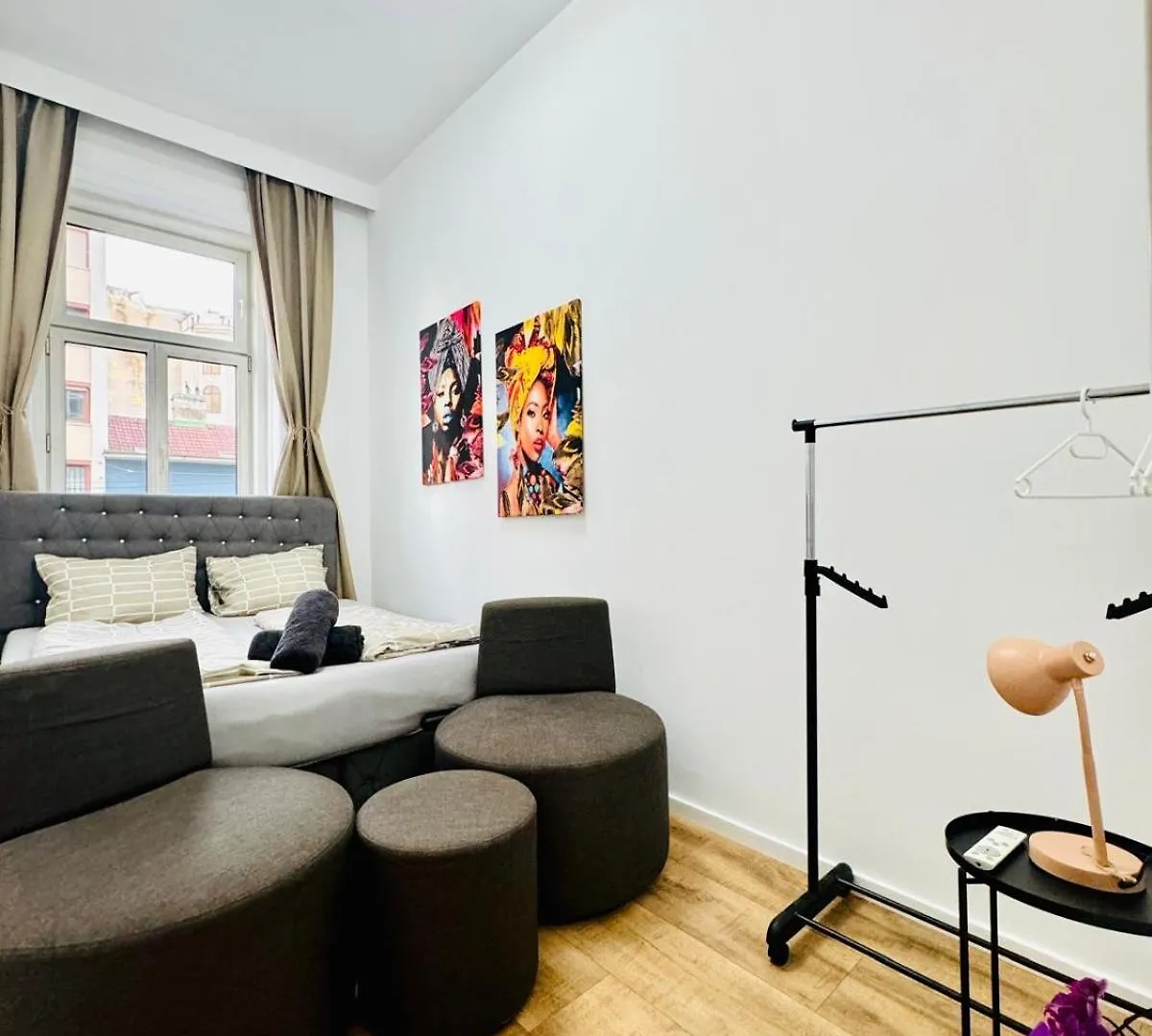 Cozy 9Br Shared Apartment, Only 12Min Walk To Augarten Vienna 0*,  Austria