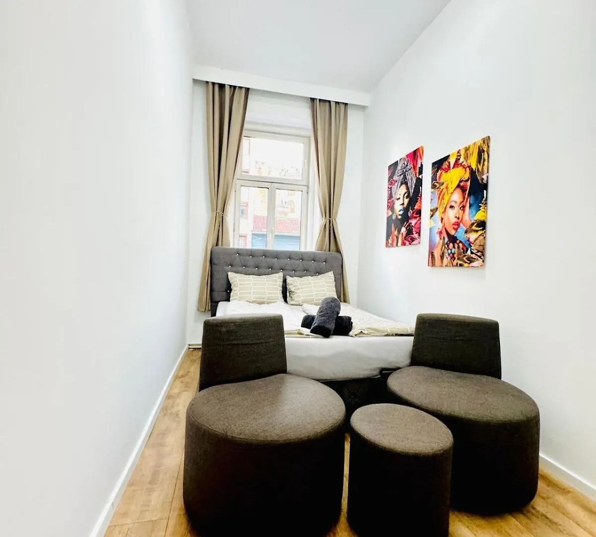 Cozy 9Br Shared Apartment, Only 12Min Walk To Augarten Vienna 0*,