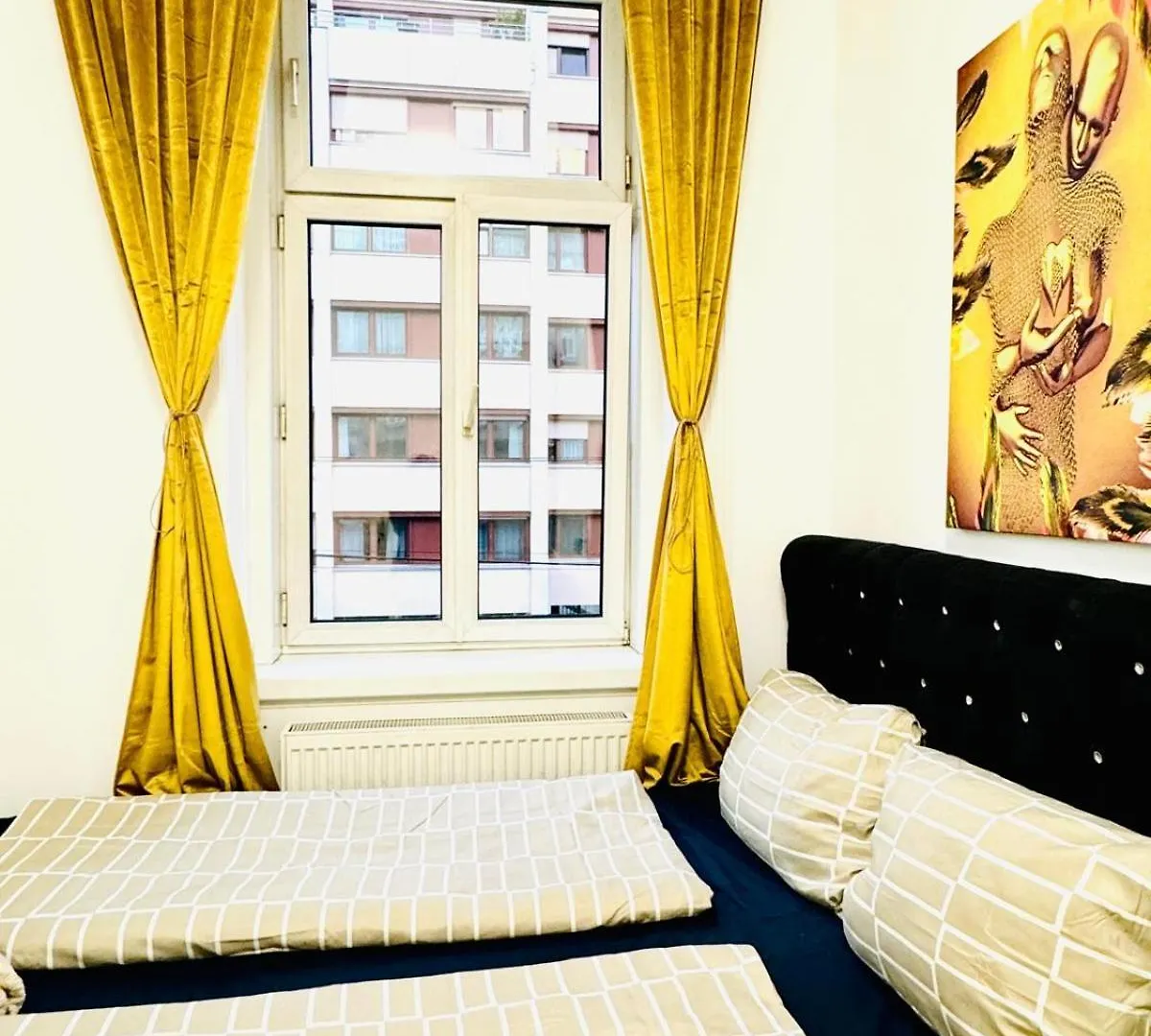 Cozy 9Br Shared Apartment, Only 12Min Walk To Augarten Vienna