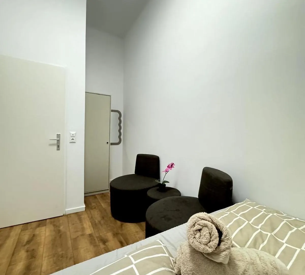 Cozy 9Br Shared Apartment, Only 12Min Walk To Augarten Vienna