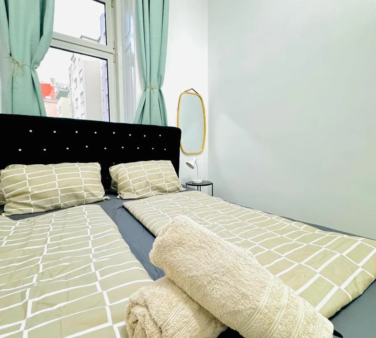 Cozy 9Br Shared Apartment, Only 12Min Walk To Augarten Vienna