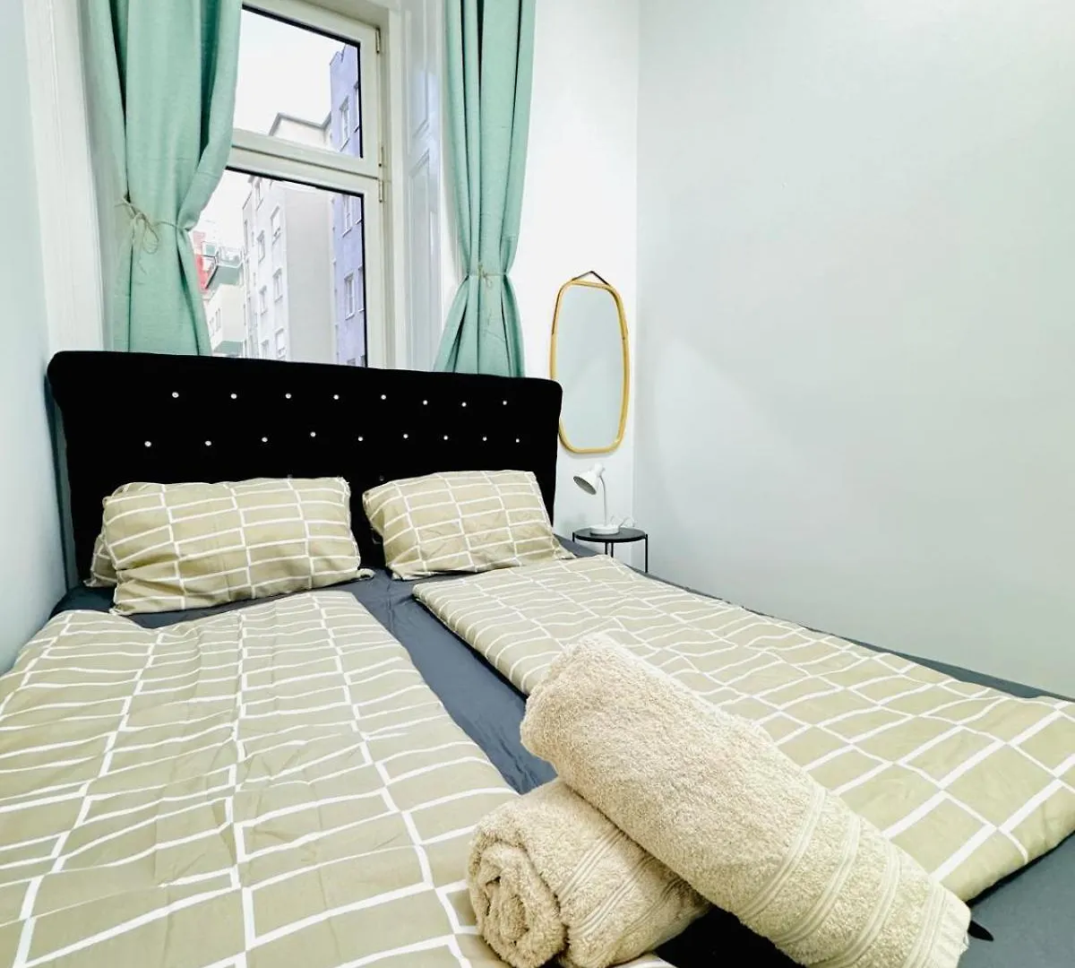 Cozy 9Br Shared Apartment, Only 12Min Walk To Augarten Vienna