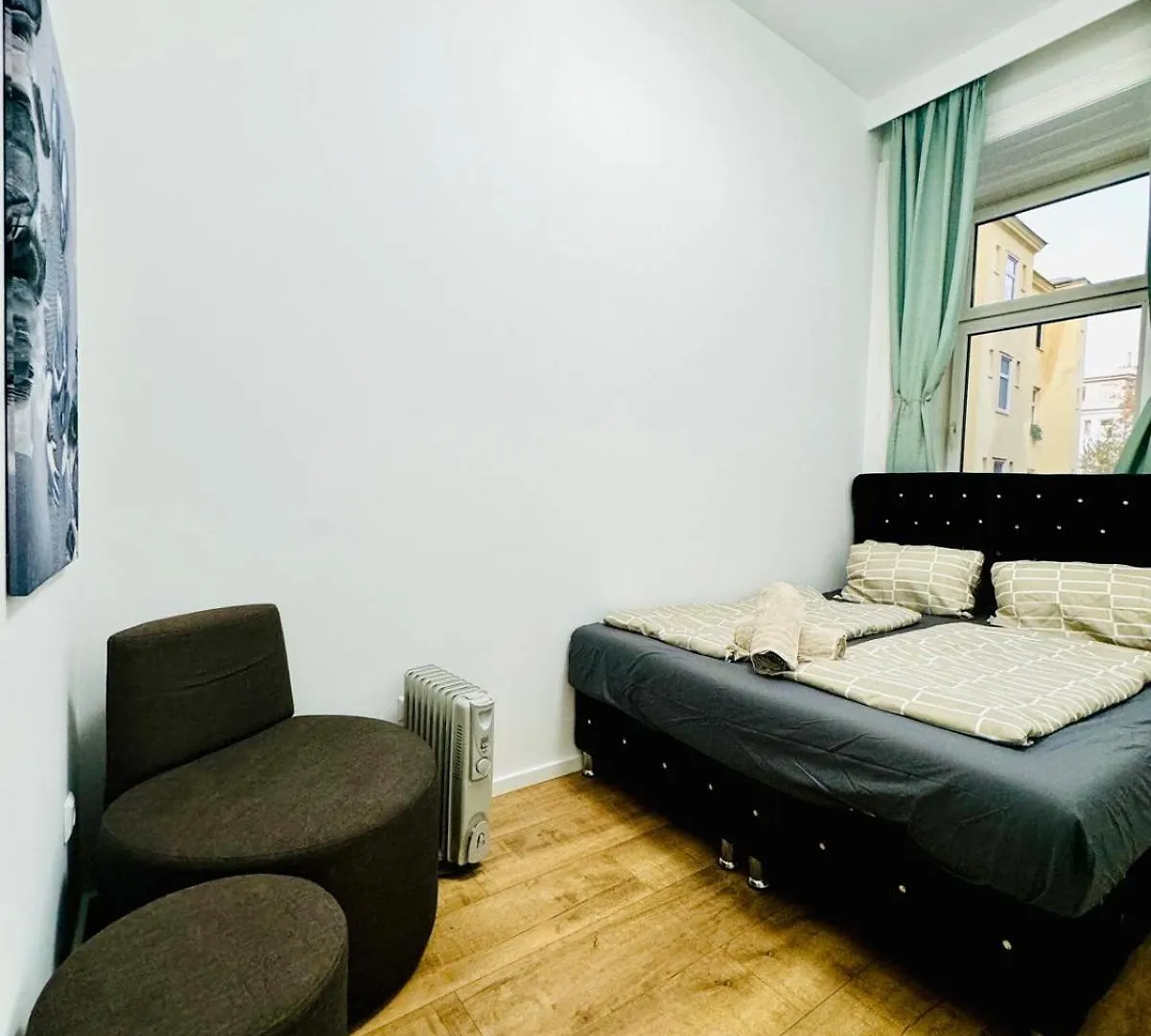 Cozy 9Br Shared Apartment, Only 12Min Walk To Augarten location