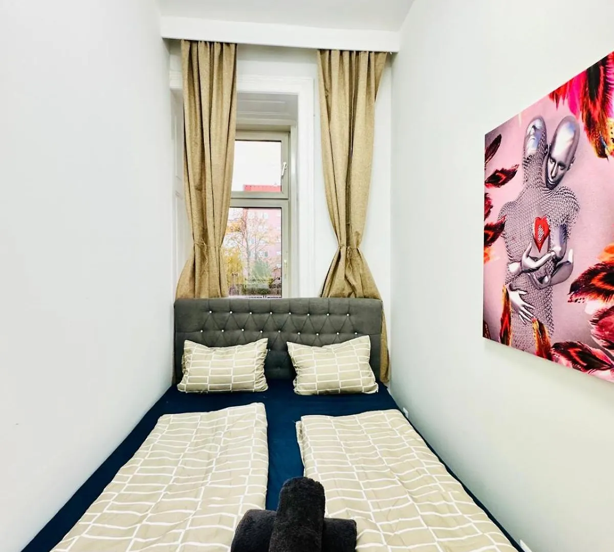 Cozy 9Br Shared Apartment, Only 12Min Walk To Augarten Vienna Apartment