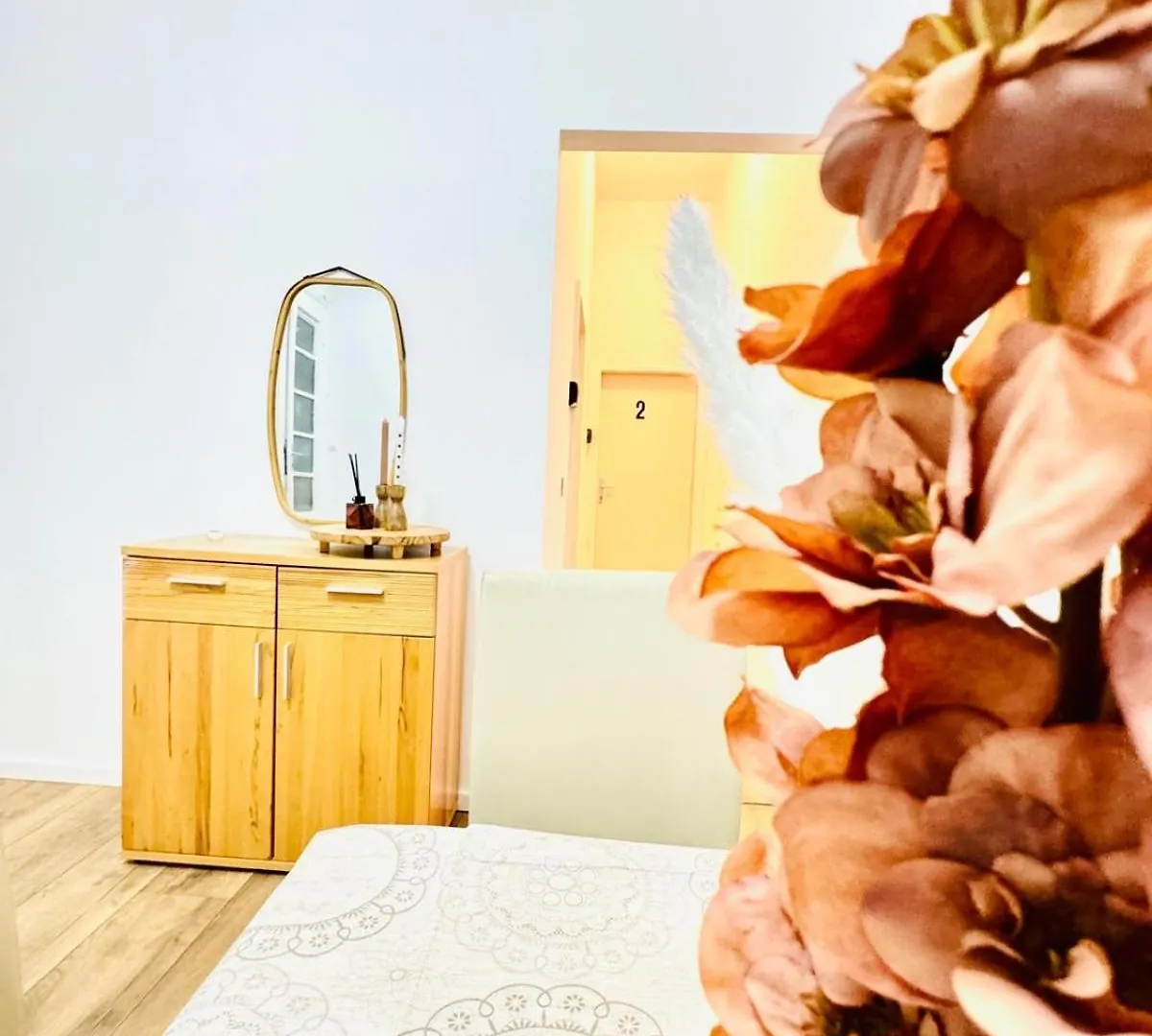 Cozy 9Br Shared Apartment, Only 12Min Walk To Augarten Bécs
